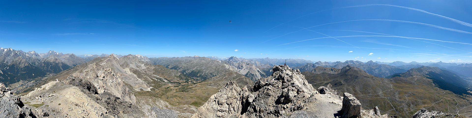Découvrez les superbes paysages qu'offre la vallée de Serre Chevalier lors d'un stage de trail